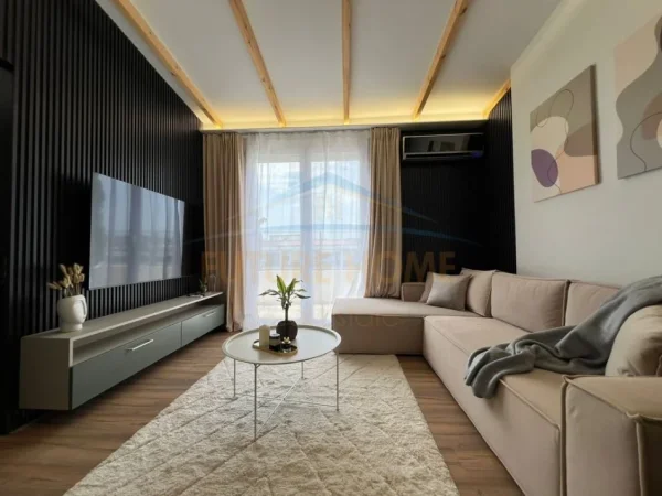 Tirane, shitet 1+1 Kati 6, 12.800.000 € 