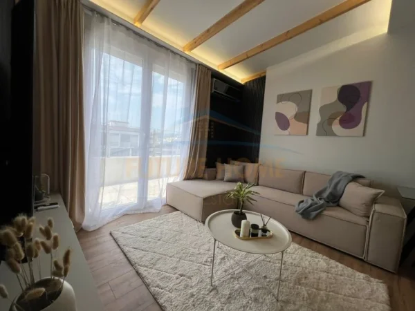 Tirane, shitet 1+1 Kati 6, 12.800.000 € 