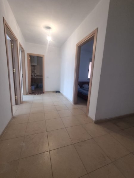 Shkembi Kavajes, shitet apartament 3+1+Aneks+Ballkon Kati 3, 134 m² 118.000 € (durres)