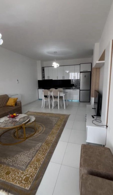 Tirane, jepet me qera apartament 1+1+Ballkon Kati 5, 74 m² 450 € (dine hoxha)