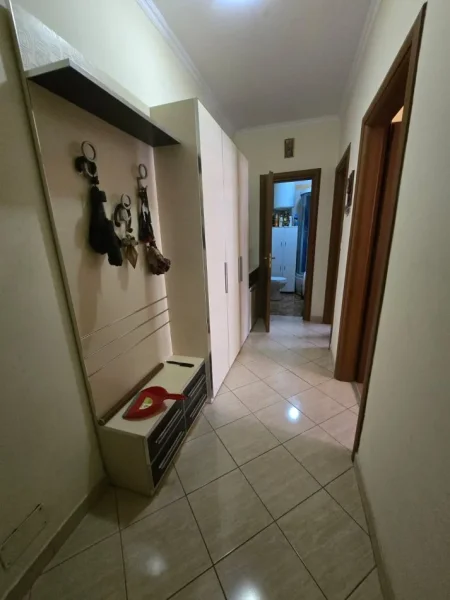 Tirane, jepet me qera apartament 1+1 Kati 5, 72 m² 450 € (rruga teodor keko)