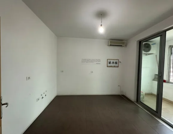 Tirane, jap me qera zyre Kati 5, 116 m² 600 € (Zogu i Zi)