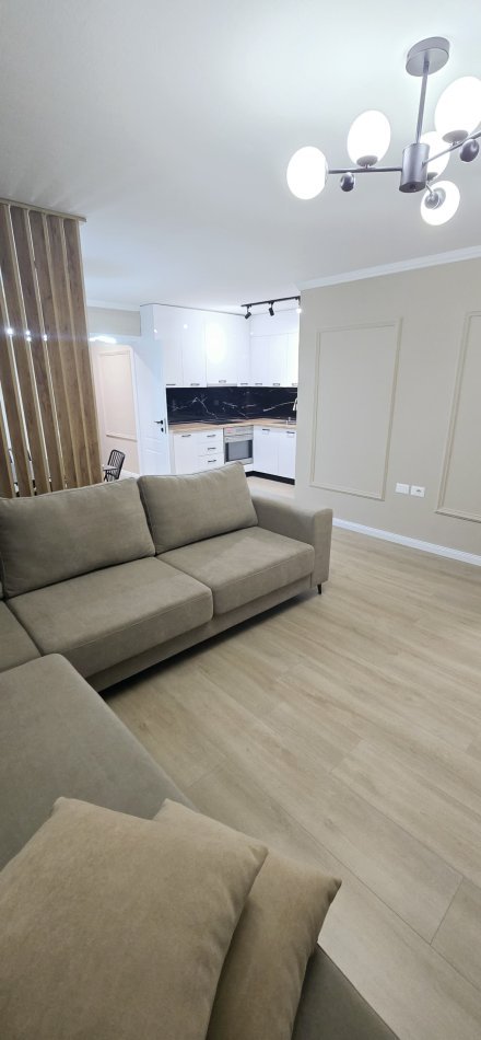 Tirane, jepet me qera apartament 3+1+Ballkon Kati 1, 120 m²  950 € (bulevsrdi zogu i pare)