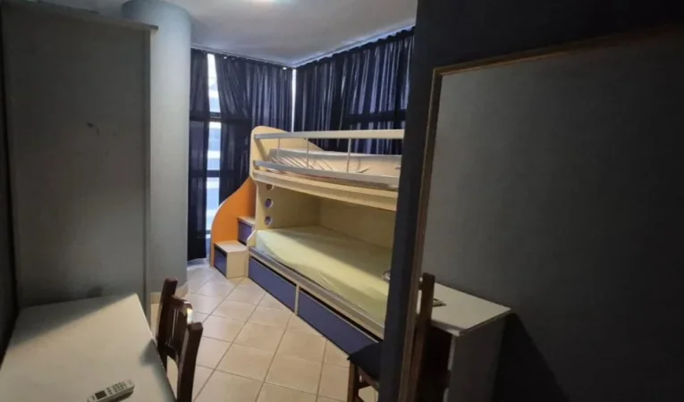 Tirane, jepet me qera apartament 2+1 Kati 5, 95 m² 650 € (sali butka)