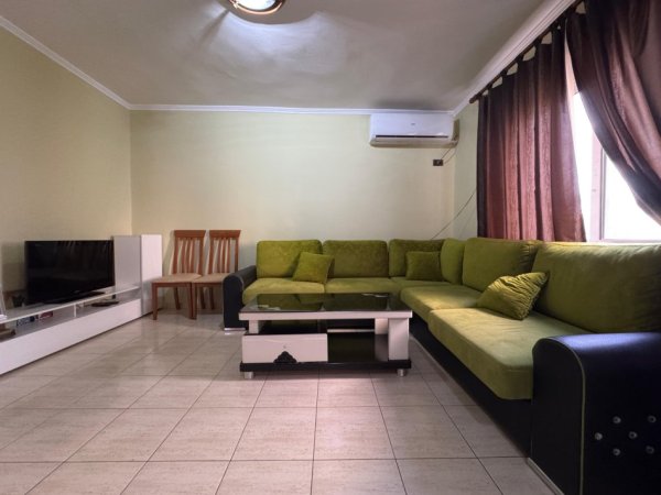 Tirane, jepet me qera apartament 1+1+Ballkon Kati 5, 60 m² 500 € (stadiumi dinamo)
