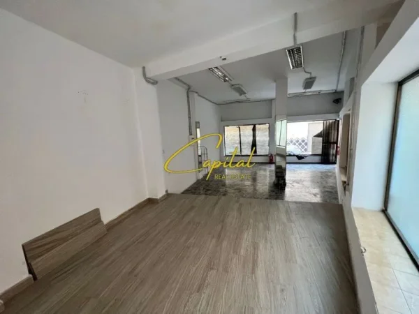 Tirane, jepet me qera ambjent biznesi Kati 1, 40 m² 700 € (VASIL SHANTO)
