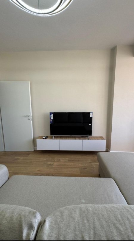 Tirane, jepet me qera apartament 1+1+Ballkon Kati 6, 70 m² 650 € (21- Dhjetori)