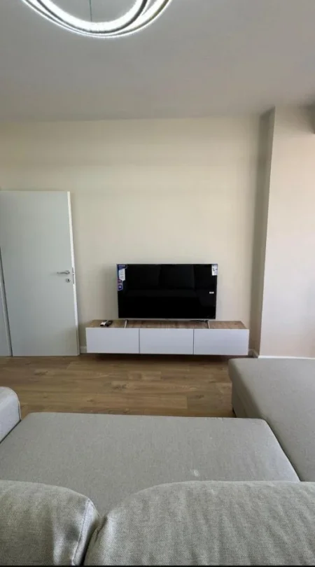 Tirane, jepet me qera apartament 1+1+Ballkon Kati 6, 70 m² 650 € (21- Dhjetori)