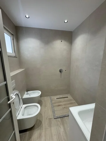 Tirane, shitet apartament 3+1+Parkim, Fresku, Kati 2, 140 m² 175.000 €