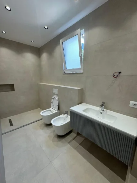 Tirane, shitet apartament 3+1+Parkim, Fresku, Kati 2, 140 m² 175.000 €