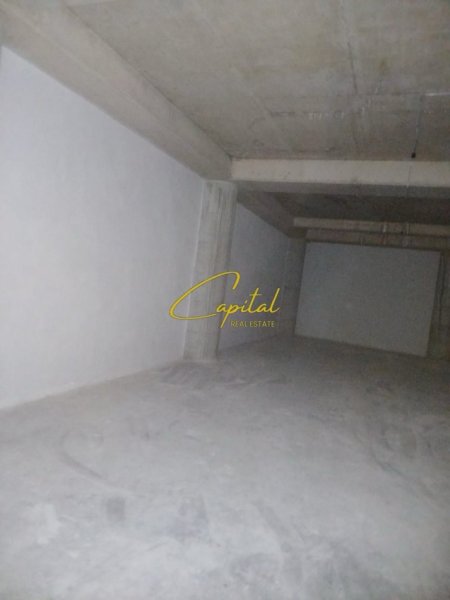Tirane, jepet me qera ambjent biznesi Kati 0, 65 m² 400 € (ISH FUSHA AVIACIONIT)