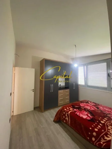 Tirane, jepet me qera apartament 1+1 Kati 8, 72 m² 500 € (ISH FUSHA AVIACIONIT)