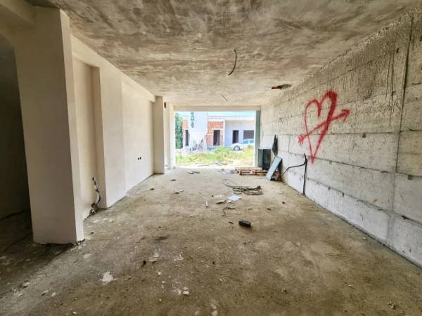 SHITET: VILË në 📍Mullet ( Res. Green Field)  Nd: 203m² & 386m² Truall ( 5 Dhoma Total) 505.000€ 🌞