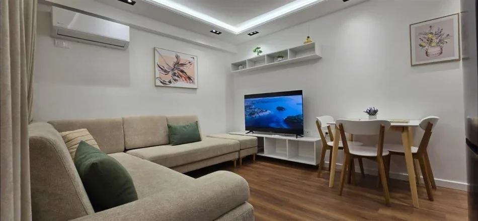 Tirane, shes apartament 2+1+Ballkon Kati 2, 92 m² 325.000 € (21 dhjetori)