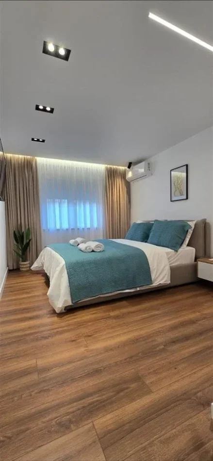 Tirane, shes apartament 2+1+Ballkon Kati 2, 92 m² 325.000 € (21 dhjetori)