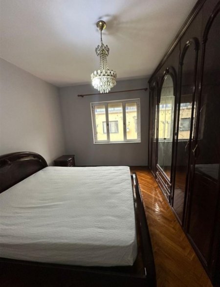 Tirane, jepet me qera apartament 2+1 Kati 4, 80 m² 500 € 