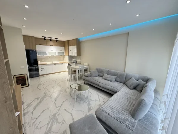 Tirane, jepet me qera apartament 1+1+Ballkon Kati 5, 70 m² 450 € (Teodor keko)