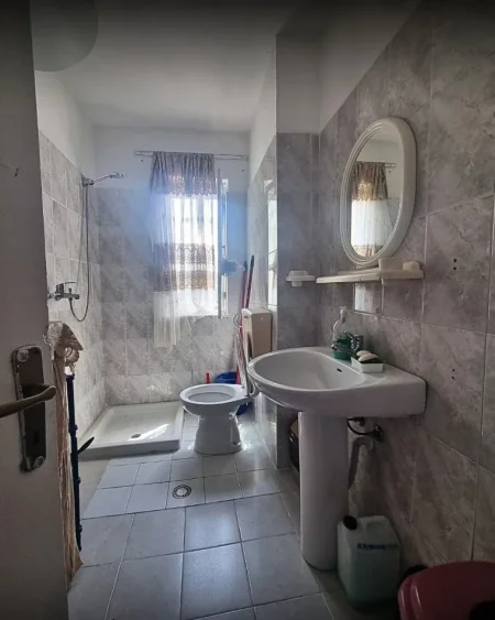 Tirane, shitet apartament 2+1 Kati 5, 75 m² 94.000 € (Ali Demi)