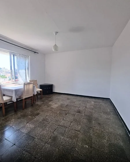 Tirane, shitet apartament 2+1 Kati 5, 75 m² 94.000 € (Ali Demi)