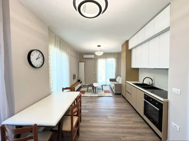 Tirane, jepet me qera apartament 1+1+Ballkon Kati 8, 69 m² 400 € (Astir)