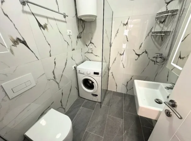 Tirane, jepet me qera apartament 1+1+Ballkon Kati 8, 69 m² 400 € (Astir)