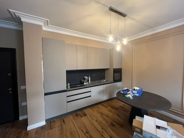 Tirane, jepet me qera apartament 2+1 Kati 1, 103 m² 1.200 € (Liqeni i Thate, prane Spitalit te Kafsheve)