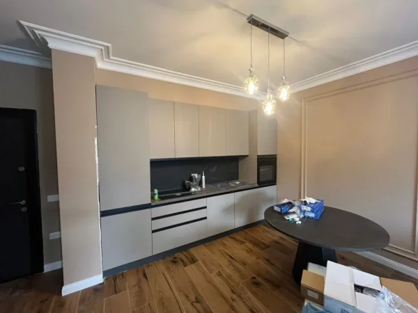 Tirane, jepet me qera apartament 2+1 Kati 1, 103 m² 1.200 € (Liqeni i Thate, prane Spitalit te Kafsheve)