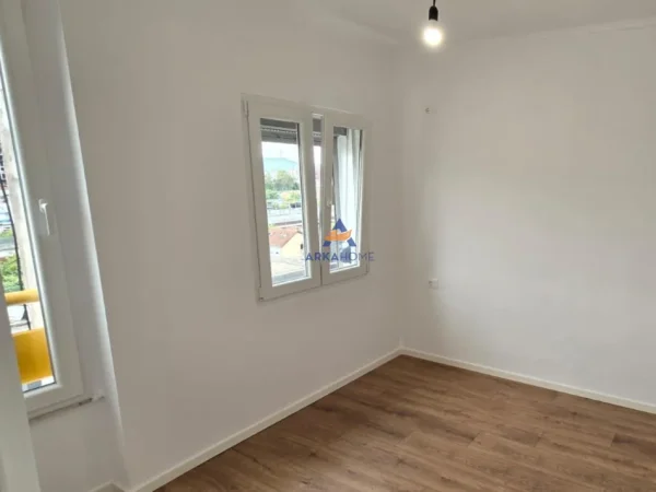 Tirane, shitet apartament 1+1+Ballkon Kati 7, 53 m² 115.000 € (RRUGA IRFAN TOMINI,PERBALL KOMPLEKSIT DELIJORGJI)