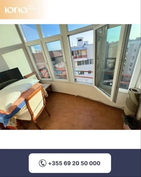 Mali Robit, shitet apartament 1+1 Kati 5, 70 m² 70.000 € 