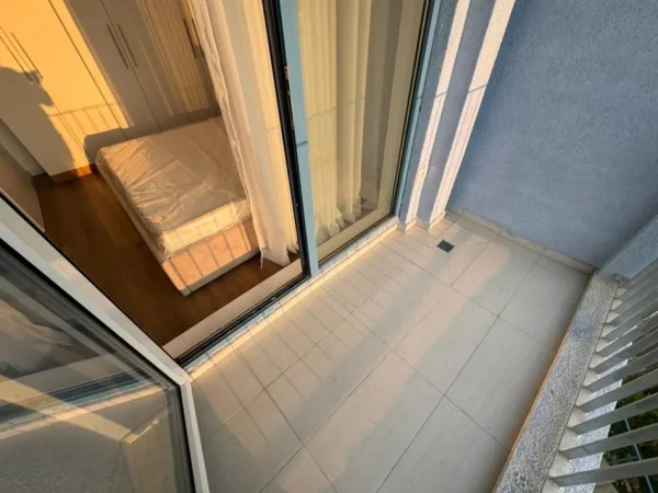 Tirane, jepet me qera apartament 1+1 Kati 3, 65 m² 450 € (fresk)