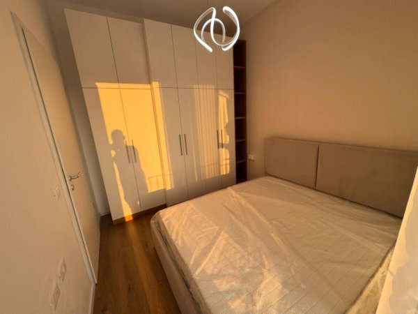 Tirane, jepet me qera apartament 1+1 Kati 3, 65 m² 450 € (fresk)