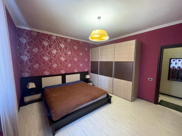 Tirane, jap me qera apartament 2+1+Ballkon Kati 4, 100 m² 650 € (Ish Ekspozita)