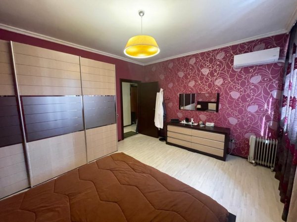 Tirane, jap me qera apartament 2+1+Ballkon Kati 4, 100 m² 650 € (Ish Ekspozita)
