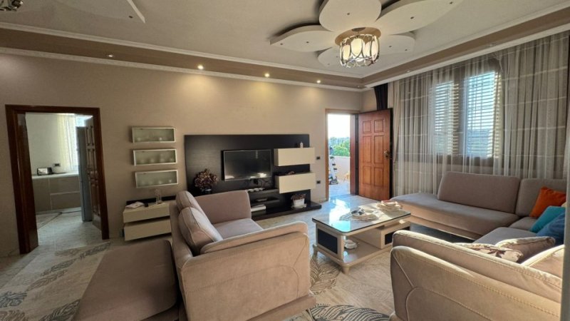 Tirane, jepet me qera apartament 2+1+Ballkon Kati 3, 140 m² 510 € (Rruga Abedin Cici)