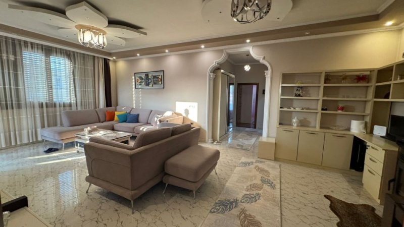 Tirane, jepet me qera apartament 2+1+Ballkon Kati 3, 140 m² 510 € (Rruga Abedin Cici)