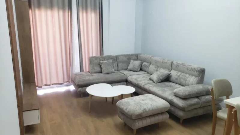 Tirane, jepet me qera apartament 1+1 Kati 2, 82 m² 470 € (astir)