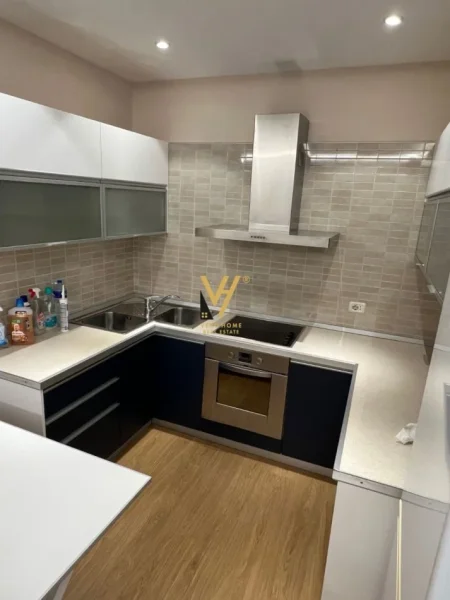 Tirane, jepet me qera apartament 1+1+Ballkon Kati 5, 78 m² 550 € (TREGU ELEKTRIK)