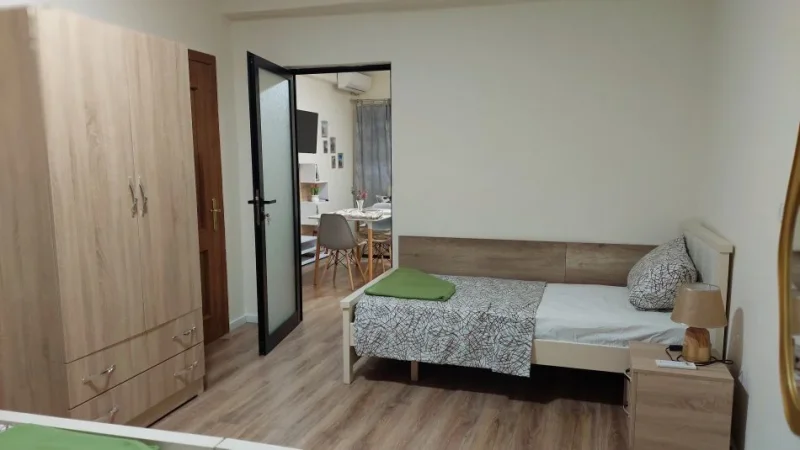 Tirane, jepet me qera apartament 1+1+Ballkon Kati 1, 55 m² 600 € 