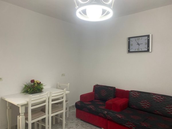 Tirane, jepet me qera apartament 1+1+Ballkon Kati 0, 53 m² 400 € (ne rrugen e Dibres tek QSUT Tirane.)