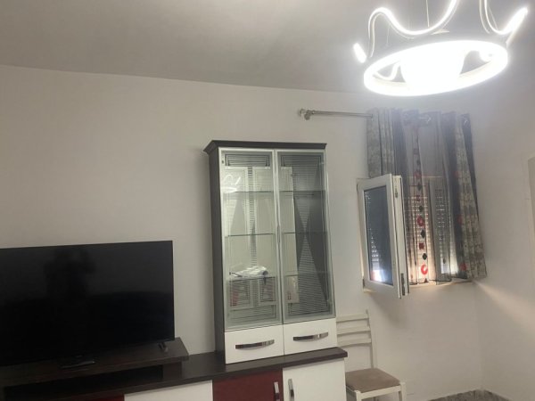 Tirane, jepet me qera apartament 1+1+Ballkon Kati 0, 53 m² 400 € (ne rrugen e Dibres tek QSUT Tirane.)