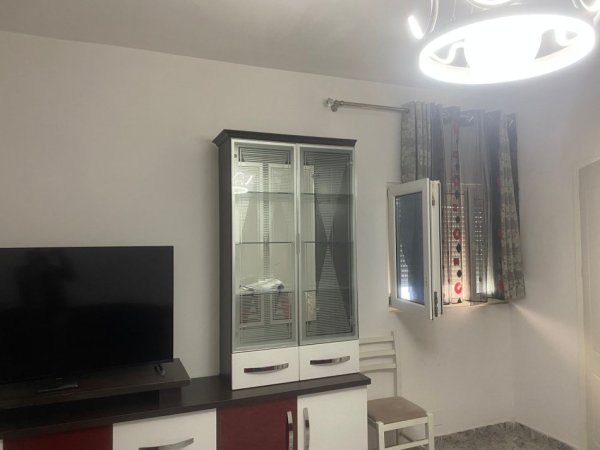 Tirane, jepet me qera apartament 1+1+Ballkon Kati 0, 53 m² 400 € (ne rrugen e Dibres tek QSUT Tirane.)