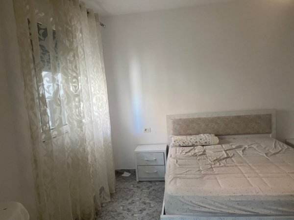 Tirane, jepet me qera apartament 1+1+Ballkon Kati 0, 53 m² 400 € (ne rrugen e Dibres tek QSUT Tirane.)