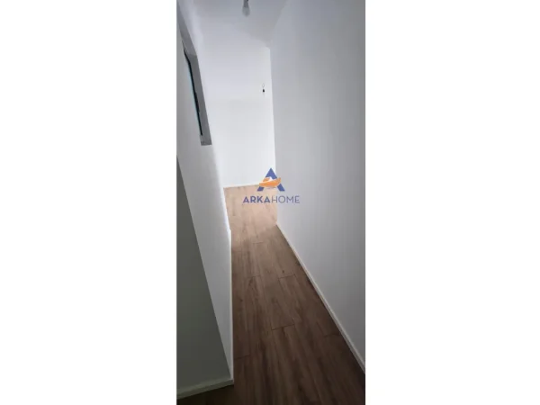 Tirane, shitet apartament 1+1+Ballkon Kati 7, 53 m² 115.000 € (TE RRUGA IRFAN TOMINI,PERBALL KOMPLEKSIT DELIJORGJI)