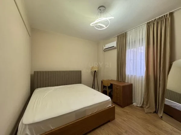Tirane, jepet me qera apartament 1+1 Kati 1, 60 m² 550 € (AMBASADA AMERIKANE)