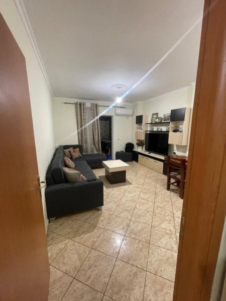 Tirane, shitet apartament 1+1+Aneks+Ballkon , 63 m² 95.000 € (yzberisht)
