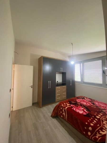 Tirane, jepet me qera apartament 1+1 Kati 8, 72 m² 500 € (Rruga Artan Lenja)