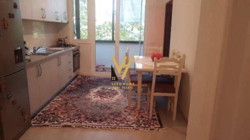 Tirane, jepet me qera apartament 1+1+Ballkon Kati 3, 60 m² 500 € (NISHARAKU)