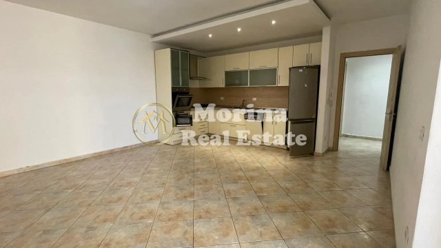 Tirane, jepet me qera ambjent biznesi Kati 6, 100 m² 1.000 € (Rruga e Elbasanit)