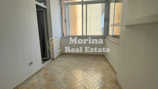Tirane, jepet me qera ambjent biznesi Kati 6, 100 m² 1.000 € (Rruga e Elbasanit)