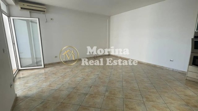 Tirane, jepet me qera ambjent biznesi Kati 6, 100 m² 1.000 € (Rruga e Elbasanit)